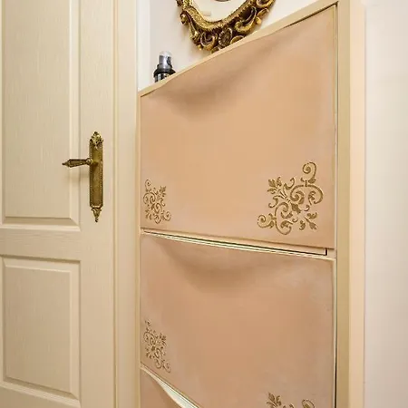 The Blue House In Kapana - Aristocratic 1bd Flat * Plovdiv